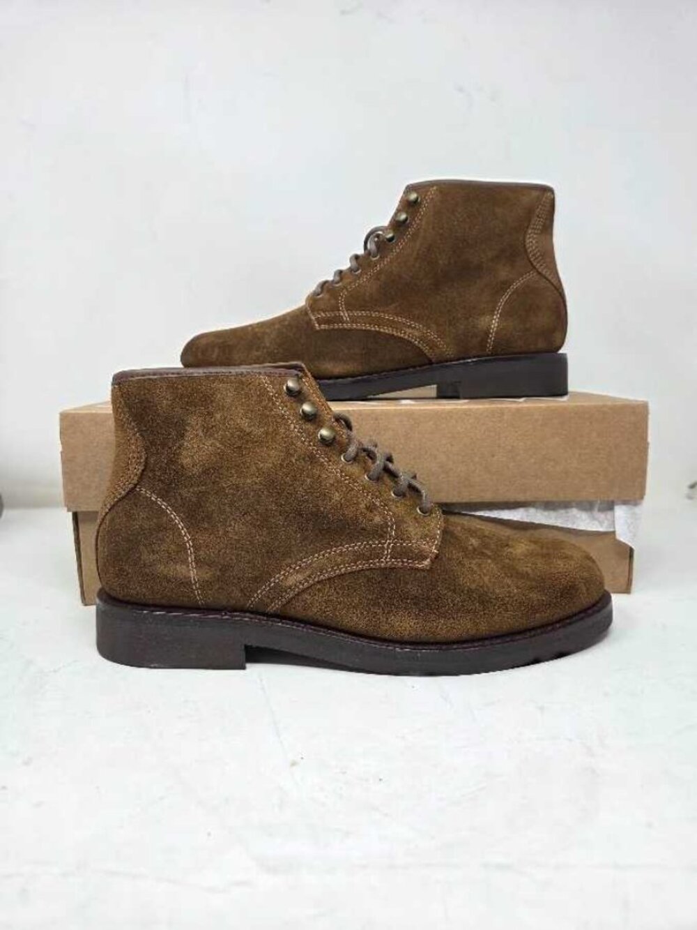 New 9 J.Crew Field boots in suede / Snuff brown